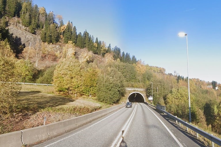 Betongelementer i Røstetunnelen må repareres. Tunnelen blir nattestengt.
